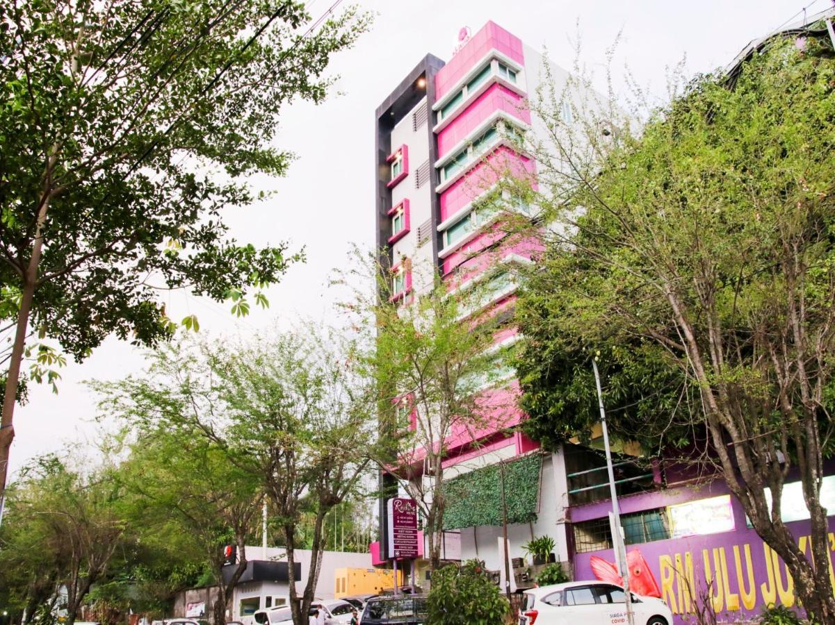 Vaccinated Staff - Capital O 454 Raising Hotel Macasar Exterior foto