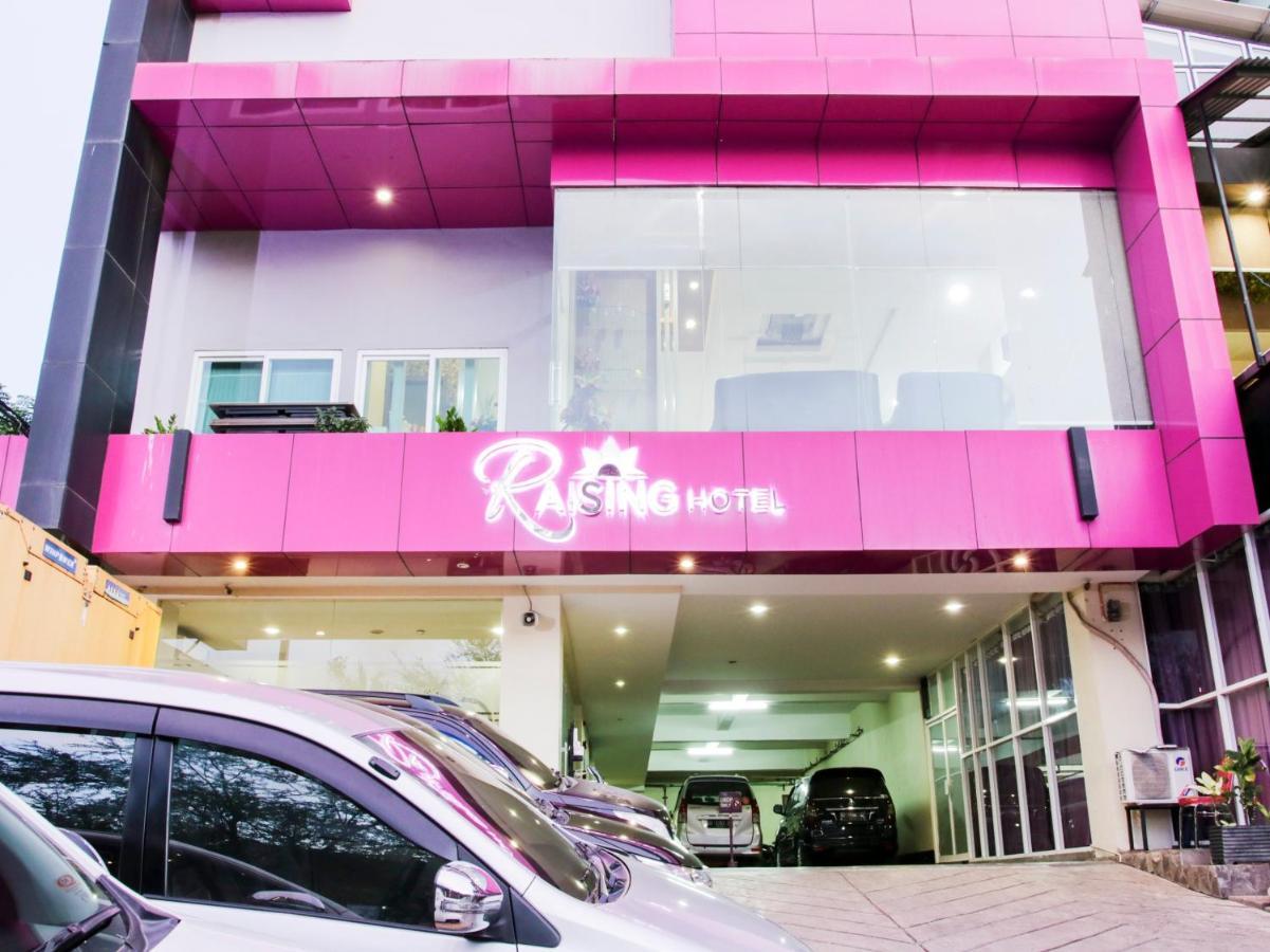 Vaccinated Staff - Capital O 454 Raising Hotel Macasar Exterior foto
