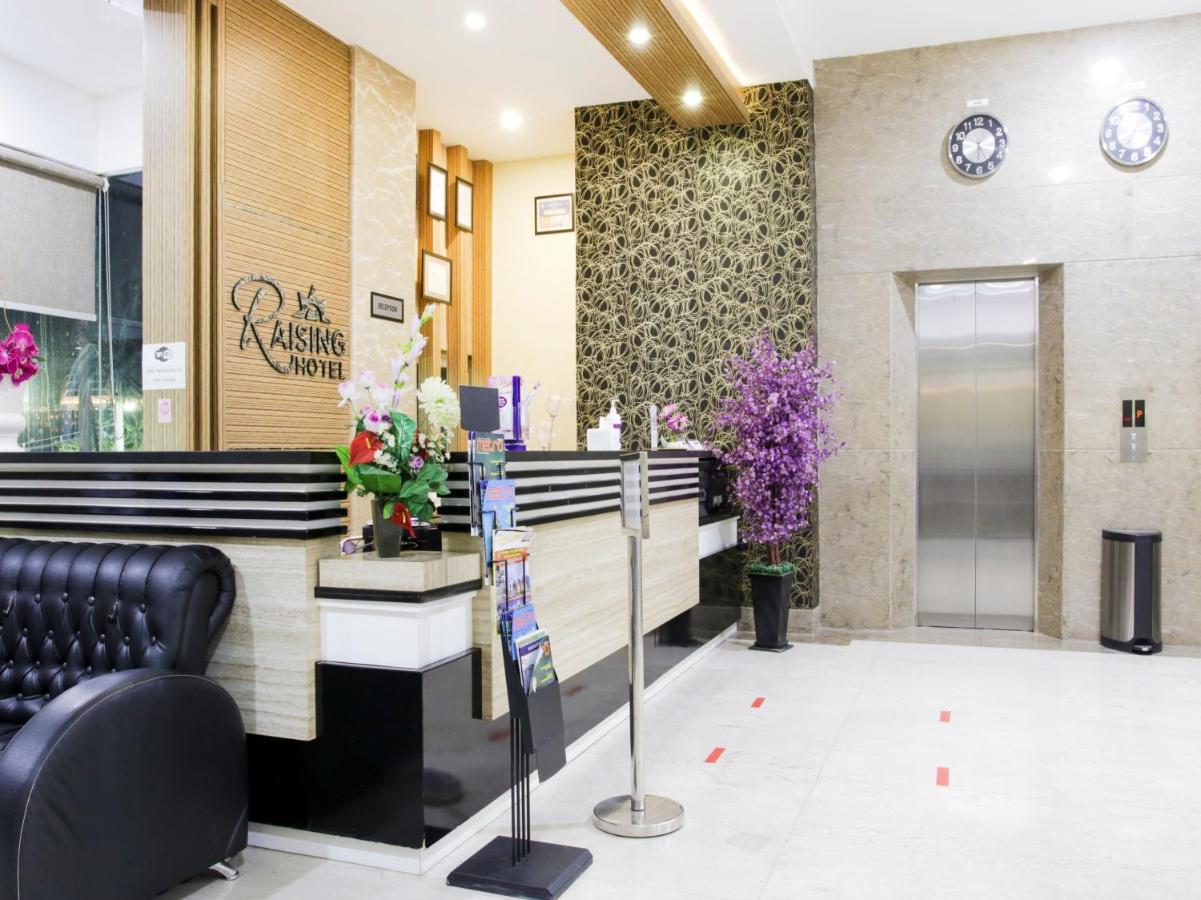 Vaccinated Staff - Capital O 454 Raising Hotel Macasar Exterior foto