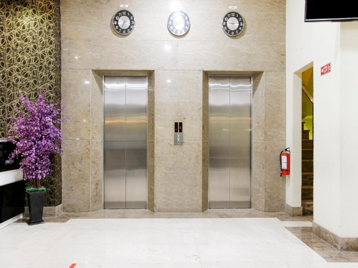 Vaccinated Staff - Capital O 454 Raising Hotel Macasar Exterior foto